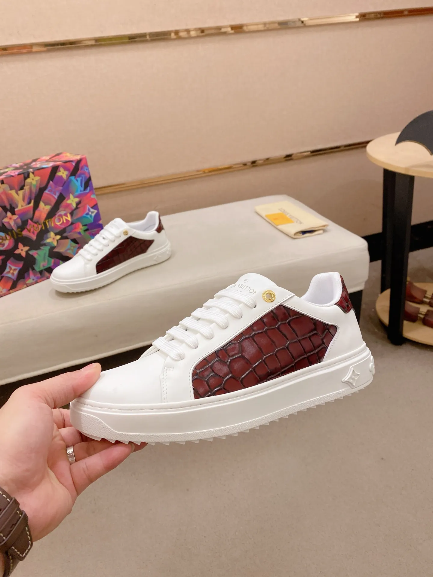 Men's shoes💰: 540💰(Niuli: full package) louis vuitton (Louis Vuitton/lv) top 🔍🔍 new models are on sale at the same time at the counter. The upper 🇮🇹 is imported from Italy, first-layer cowhide, and the lining is fully imported cowhide. 💪💪, completely 1⃣️ to 1 ⃣️Re-engraved🇮🇹💪💪, ⚠Sole: The original sole is specially provided by the original factory, the exclusive movable molded sole is super comfortable, ⚠The original factory follows the order, 🔍🔍high quality, you can enter and exit the counter at will, welcome to compare⚠. Code number:38-44